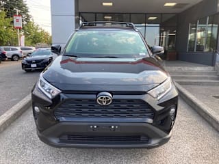 2019 Toyota RAV4 XLE JTMP1RFV1KD018165 2019 Toyota RAV4 XLE