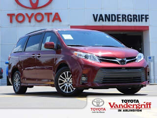 2019 Toyota Sienna XLE 8-Passenger 5TDYZ3DC4KS984008 2019 Toyota Sienna XLE 8-Passenger