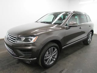 2015 Volkswagen Touareg V6 Executive WVGEF9BPXFD005108 2015 Volkswagen Touareg V6 Executive