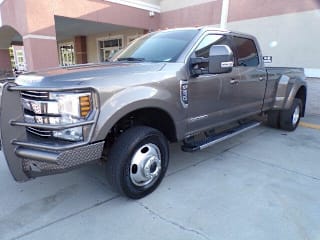 2019 Ford F-350 Super Duty Lariat 1FT8W3DT0KED09741 2019 Ford F-350 Super Duty Lariat