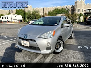 2013 Toyota Prius c Three JTDKDTB32D1057435 2013 Toyota Prius c Three