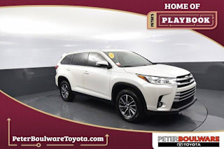 2019 Toyota Highlander XLE 5TDKZRFH9KS318697 2019 Toyota Highlander XLE