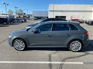 2018 Audi A3 Sportback e-tron WAUSPBFF8JA081057 2018 Audi A3 Sportback e-tron