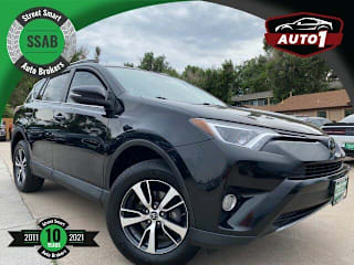 2017 Toyota RAV4 XLE 2T3RFREV9HW634557 2017 Toyota RAV4 XLE