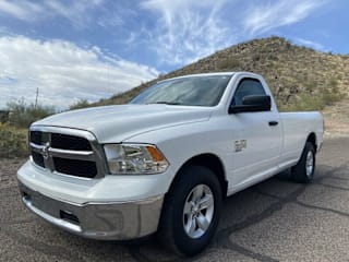 2019 Ram Pickup 1500 Classic Tradesman 3C6JR6DG5KG509947 2019 Ram Pickup 1500 Classic Tradesman