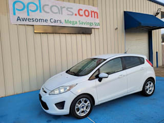 2013 Ford Fiesta 3FADP4TJ5DM215505 2013 Ford Fiesta