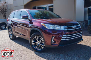 2019 Toyota Highlander LE 5TDZARFH5KS053640 2019 Toyota Highlander LE