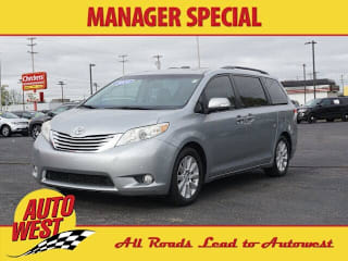 2014 Toyota Sienna XLE 7-Passenger Auto Access Seat 5TDYK3DC7ES446623 2014 Toyota Sienna XLE 7-Passenger Auto Access Seat