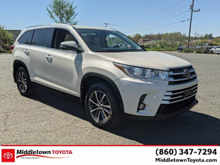 2019 Toyota Highlander XLE 5TDJZRFH1KS575140 2019 Toyota Highlander XLE