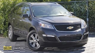 2017 Chevrolet Traverse LS 1GNKRFED0HJ207160 2017 Chevrolet Traverse LS