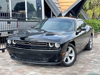 2017 Dodge Challenger SXT Plus 2C3CDZAG2HH561314 2017 Dodge Challenger SXT Plus