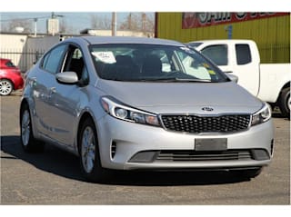 2017 Kia Forte LX 3KPFL4A75HE117211 2017 Kia Forte LX