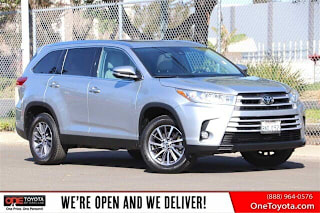 2019 Toyota Highlander XLE 5TDKZRFH1KS573554 2019 Toyota Highlander XLE