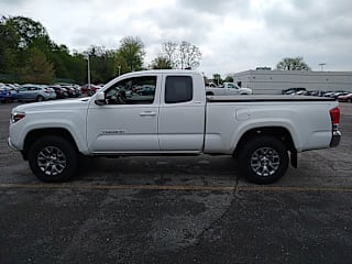 2016 Toyota Tacoma SR5 V6 5TFSZ5AN8GX025008 2016 Toyota Tacoma SR5 V6