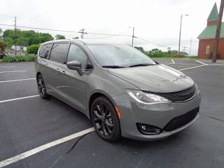 2020 Chrysler Pacifica Touring 2C4RC1FG4LR147571 2020 Chrysler Pacifica Touring