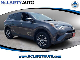 2018 Toyota RAV4 LE JTMZFREV2JJ738277 2018 Toyota RAV4 LE
