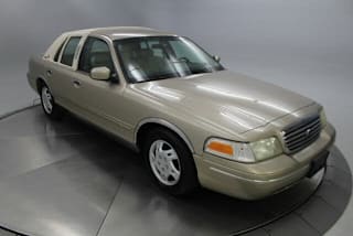 1999 Ford Crown Victoria Base 2FAFP73W1XX140302 1999 Ford Crown Victoria Base