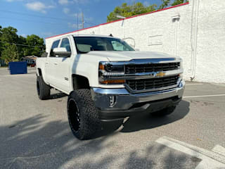 2017 Chevrolet Silverado 1500 LT 3GCPCREC8HG389832 2017 Chevrolet Silverado 1500 LT