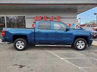 2018 Chevrolet Silverado 1500 LT 3GCUKREC2JG320310 2018 Chevrolet Silverado 1500 LT