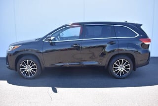2018 Toyota Highlander XLE 5TDJZRFH9JS560027 2018 Toyota Highlander XLE