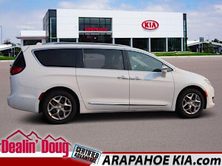 2017 Chrysler Pacifica Limited 2C4RC1GG1HR778820 2017 Chrysler Pacifica Limited