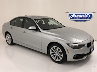 2017 BMW 3 Series WBA8E5G32HNU43568 2017 BMW 3 Series