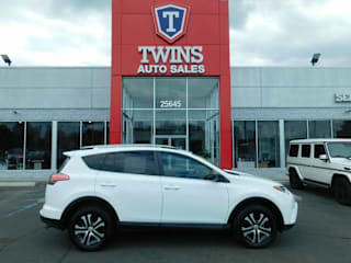 2017 Toyota RAV4 2T3BFREV0HW622749 2017 Toyota RAV4