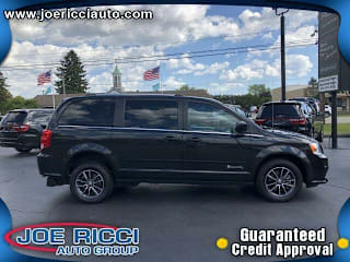 2017 Dodge Grand Caravan SXT 2C4RDGCG4HR755439 2017 Dodge Grand Caravan SXT