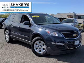 2016 Chevrolet Traverse LS 1GNKVFKD2GJ175648 2016 Chevrolet Traverse LS