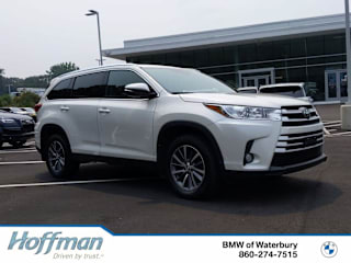 2019 Toyota Highlander XLE 5TDJZRFH8KS612104 2019 Toyota Highlander XLE