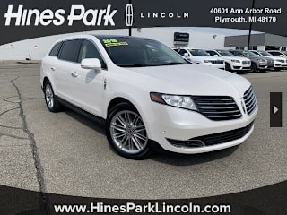 2018 Lincoln MKT Reserve 2LMHJ5AT0JBL02149 2018 Lincoln MKT Reserve