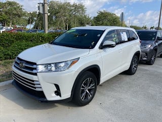 2018 Toyota Highlander LE 5TDZARFH6JS032956 2018 Toyota Highlander LE