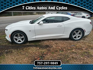 2017 Chevrolet Camaro LT 1G1FB1RSXH0114686 2017 Chevrolet Camaro LT