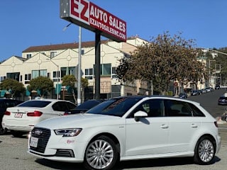 2017 Audi A3 Sportback e-tron 1.4T Premium Plus WAUTPBFF3HA056193 2017 Audi A3 Sportback e-tron 1.4T Premium Plus