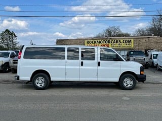 2008 Chevrolet Express Passenger LS 3500 1GAHG39K981204962 2008 Chevrolet Express Passenger LS 3500