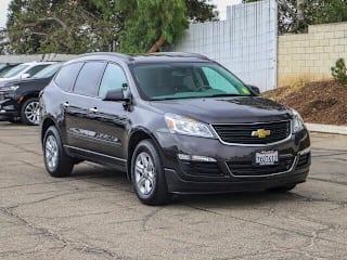 2017 Chevrolet Traverse LS 1GNKRFED8HJ227415 2017 Chevrolet Traverse LS