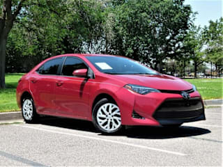 2017 Toyota Corolla LE 5YFBURHE5HP684689 2017 Toyota Corolla LE