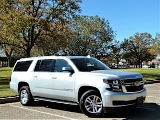 2019 Chevrolet Suburban LT 1500 1GNSCHKC4KR374641 2019 Chevrolet Suburban LT 1500