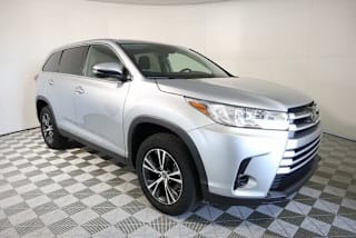 2019 Toyota Highlander LE 5TDZZRFH7KS290817 2019 Toyota Highlander LE