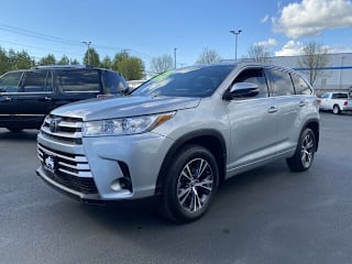 2018 Toyota Highlander LE 5TDBZRFHXJS801257 2018 Toyota Highlander LE