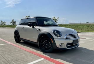 2012 MINI Cooper Base WMWSU3C50CT262123 2012 MINI Cooper Base