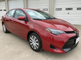 2018 Toyota Corolla LE 5YFBURHE1JP821830 2018 Toyota Corolla LE