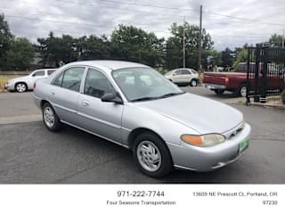 2001 Ford Escort Base 3FAFP13PX1R168580 2001 Ford Escort Base