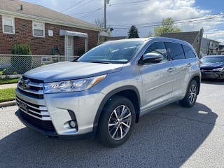 2018 Toyota Highlander XLE 5TDJZRFH8JS529447 2018 Toyota Highlander XLE
