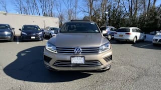 2017 Volkswagen Touareg V6 Wolfsburg WVGRF7BP6HD000559 2017 Volkswagen Touareg V6 Wolfsburg