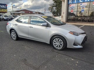 2017 Toyota Corolla 2T1BURHE1HC940150 2017 Toyota Corolla