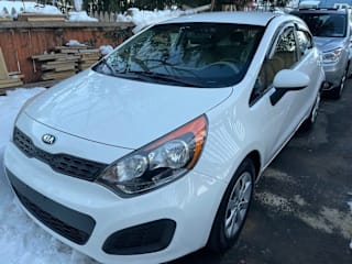 2015 Kia Rio 5-Door KNADM5A35F6516739 2015 Kia Rio 5-Door