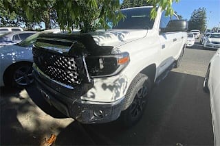 2018 Toyota Tundra SR5 5TFDY5F19JX684773 2018 Toyota Tundra SR5
