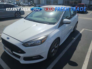 2017 Ford Focus 1FADP3L99HL211142 2017 Ford Focus