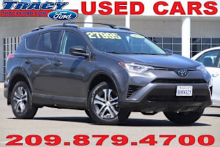2018 Toyota RAV4 LE 2T3BFREV0JW856511 2018 Toyota RAV4 LE